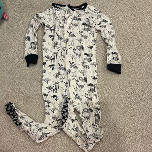 Magnetic Me Black and White Printed Footie 12-18